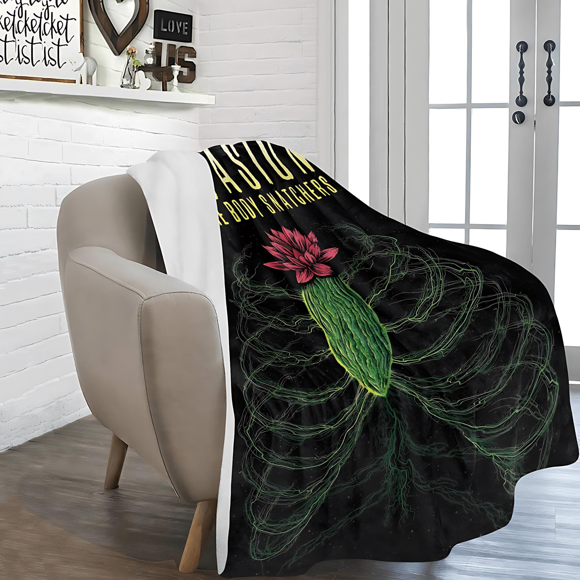 Invasion of the Body Snatchers 1978 Blanket Vintage Style & Pod-Human Comfort